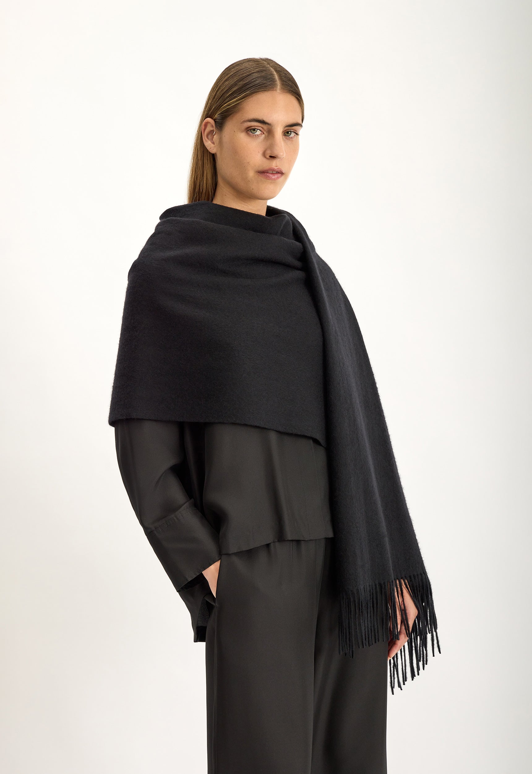 未使用　J.L-A.L（ジェイラル）Eyre Scarf Eyre Cashmere Scarf in Black | Jac + Jack – Jac + Jack AU